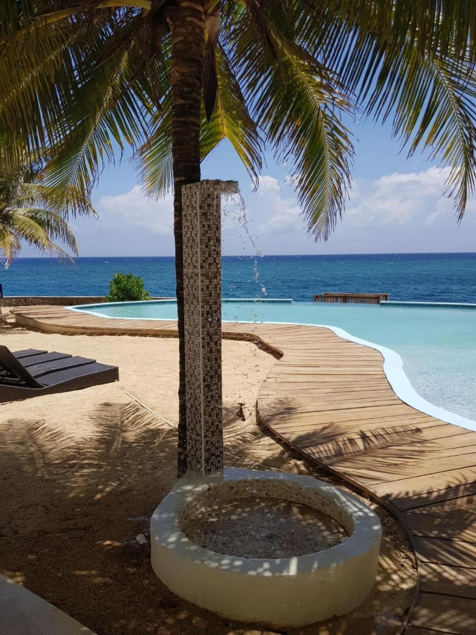 Ocho Rios Penthouse At Whispering Seas Apartment Екстериор снимка