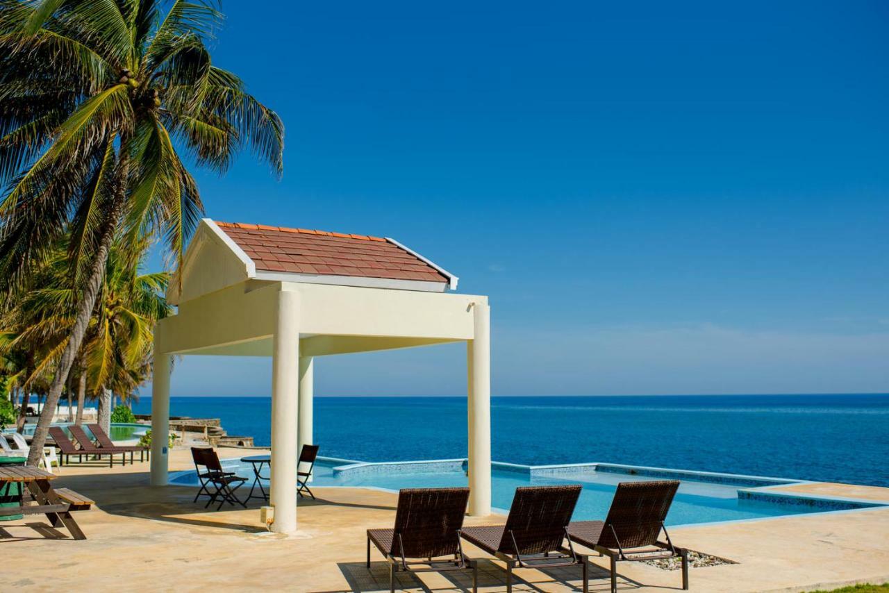 Ocho Rios Penthouse At Whispering Seas Apartment Екстериор снимка