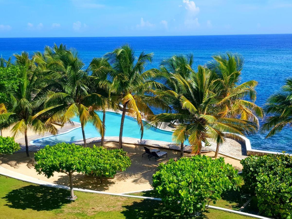 Ocho Rios Penthouse At Whispering Seas Apartment Екстериор снимка